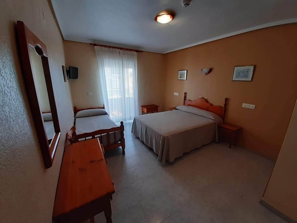 Imagen de la habitación del Hotel Cano, Torrevieja. Foto 10