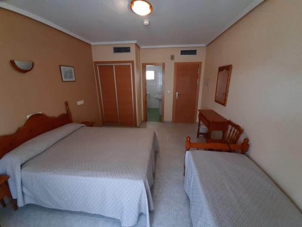 Imagen de la habitación del Hotel Cano, Torrevieja. Foto 11