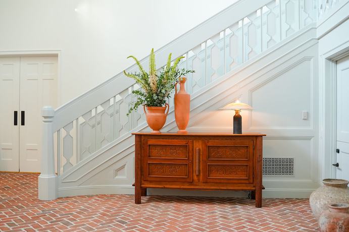 Imagen de los interiores del Hotel Canoe Place Inn and Cottages. Foto 13