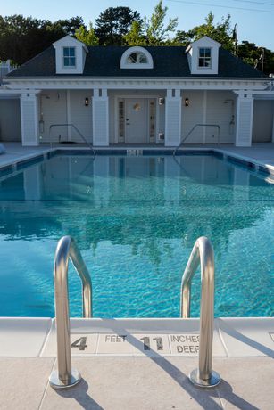 Imagen de la piscina del Hotel Canoe Place Inn and Cottages. Foto 18