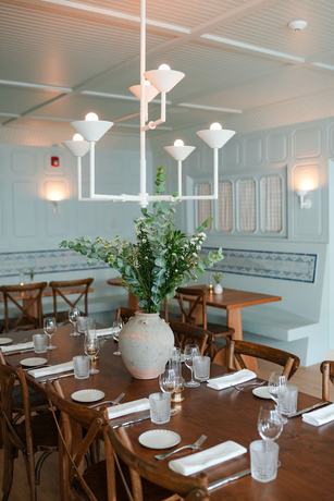 Imagen del bar/restaurante del Hotel Canoe Place Inn and Cottages. Foto 3