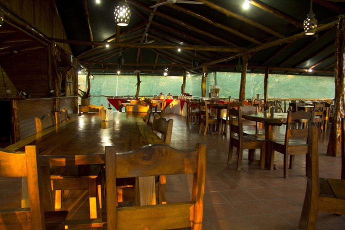 Imagen del bar/restaurante del Hotel Canon De La Vieja Lodge. Foto 4