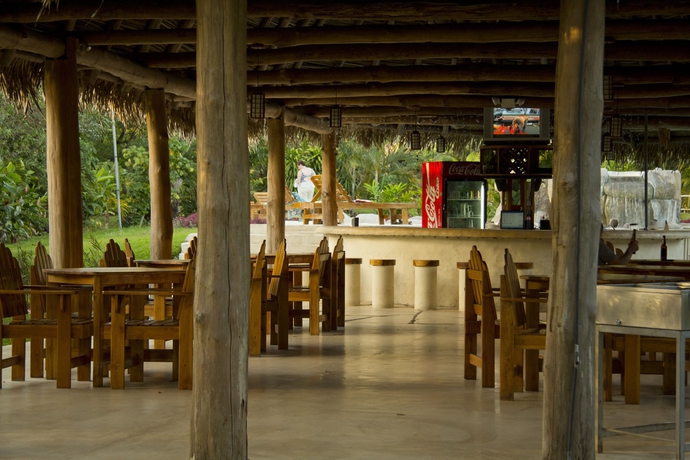 Imagen de la piscina del Hotel Canon De La Vieja Lodge. Foto 14