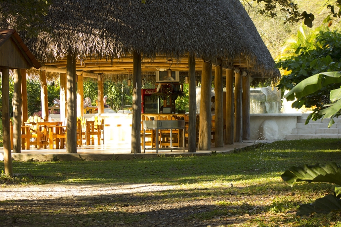 Imagen de la piscina del Hotel Canon De La Vieja Lodge. Foto 15
