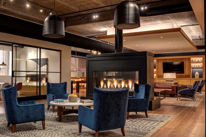 Imagen de los interiores del Hotel Canopy By Hilton Baltimore Harbor Point. Foto 15