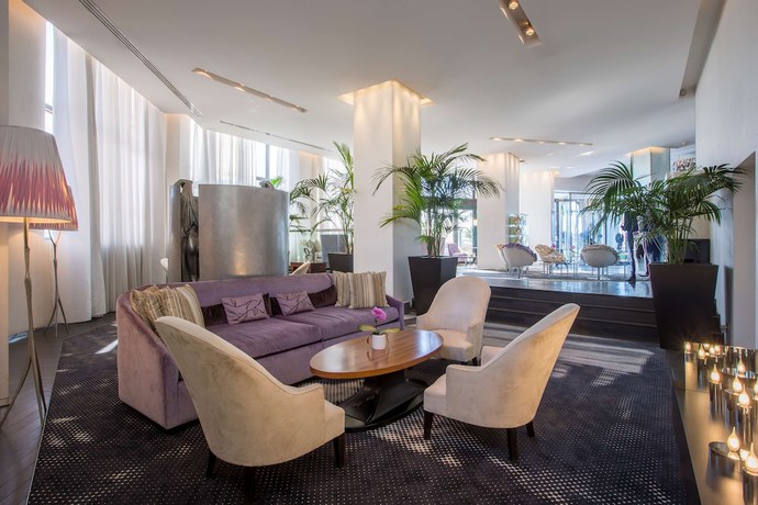 Imagen de los interiores del Hotel Canopy by Hilton Cannes. Foto 6