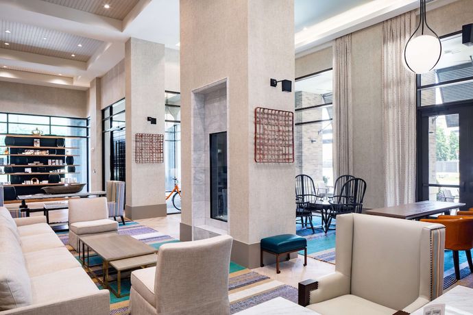 Imagen de los interiores del Hotel Canopy by Hilton Charlotte Southpark. Foto 18