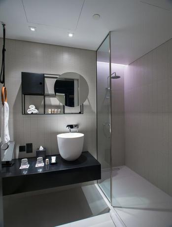 Imagen de la habitación del Hotel Canopy by Hilton Dubai Al Seef. Foto 6