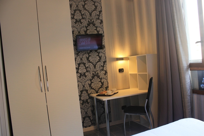 Imagen de la habitación del Hotel Canova, Milán. Foto 3