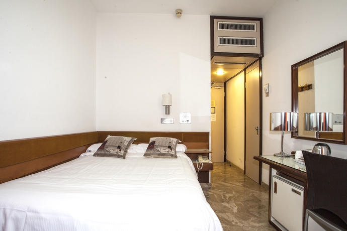 Imagen de la habitación del Hotel Canova, Milán. Foto 8