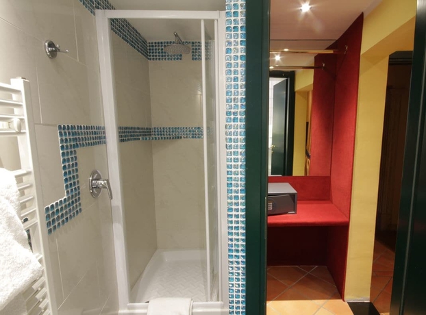 Imagen de la habitación del Hotel Canova, Rione Monti. Foto 6
