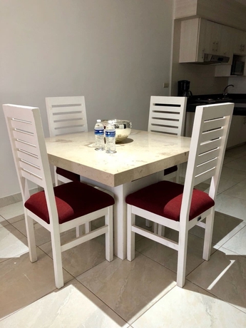 Imagen de la habitación del Hotel Cantabria House Suites. Foto 4