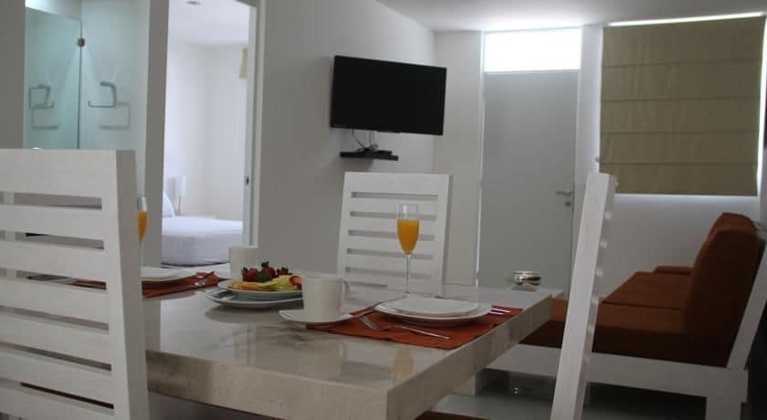 Imagen de la habitación del Hotel Cantabria House Suites. Foto 17