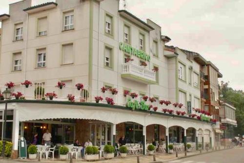 Imagen general del Hotel Cantabrico. Foto 1