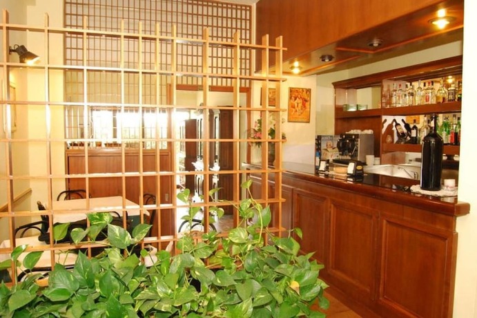 Imagen del bar/restaurante del Hotel Cantalodole. Foto 3