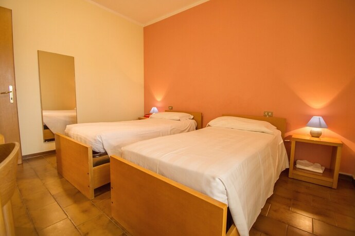 Imagen de la habitación del Hotel Cantalodole. Foto 9