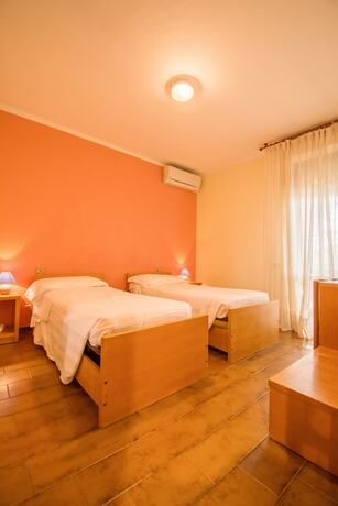 Imagen de la habitación del Hotel Cantalodole. Foto 11
