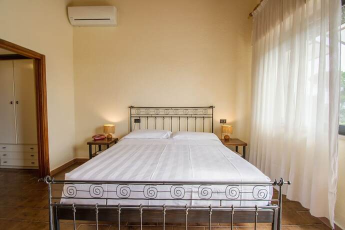 Imagen de la habitación del Hotel Cantalodole. Foto 13