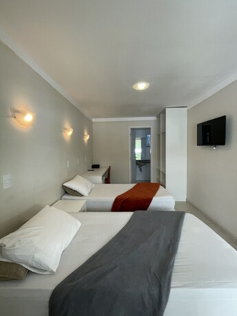 Imagen de la habitación del Hotel Cantareira. Foto 16