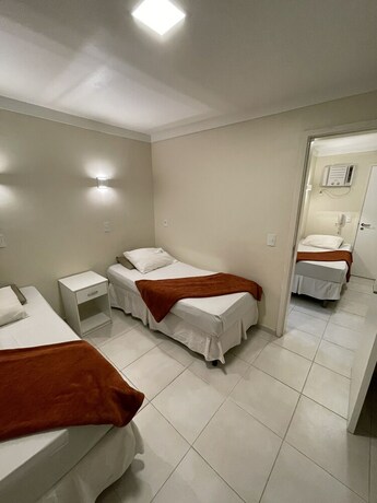 Imagen de la habitación del Hotel Cantareira. Foto 23