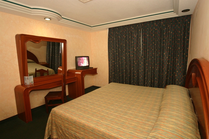 Imagen de la habitación del Hotel Cantera Real. Foto 15