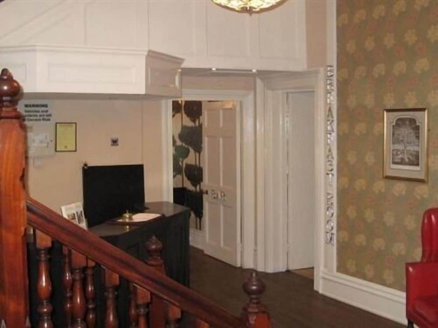 Imagen de los interiores del Hotel Canterbury. Foto 19