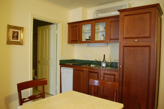 Imagen de la habitación del Hotel Canterbury International. Foto 7