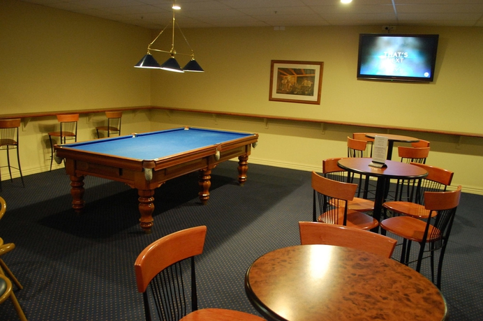 Imagen del bar/restaurante del Hotel Canterbury International. Foto 2