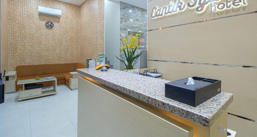Imagen de los interiores del Hotel Cantik Syari. Foto 16