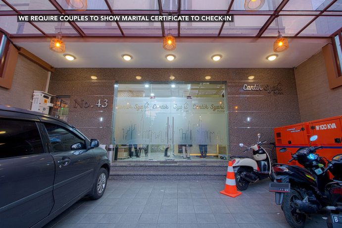 Imagen de los interiores del Hotel Cantik Syari. Foto 19