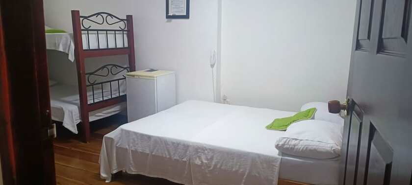 Imagen de la habitación del Hotel Ca&ntilde;averal Plaza. Foto 15