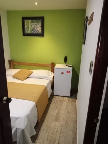 Imagen de la habitación del Hotel Ca&ntilde;averal Plaza. Foto 17