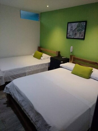 Imagen general del Hotel Ca&ntilde;averal Plaza. Foto 12