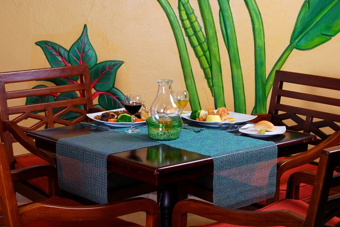 Imagen del bar/restaurante del Hotel Canto Del Sol Puerto Vallarta All Inclusive. Foto 5