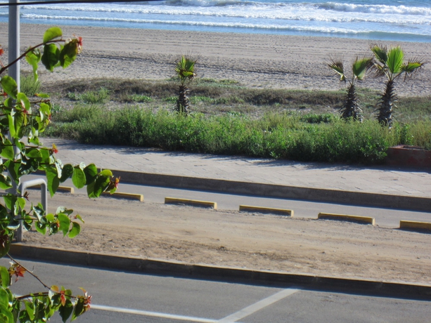 Imagen de los exteriores del Hotel Canto del Mar. Foto 2