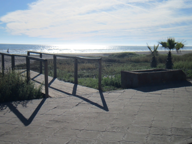 Imagen de los exteriores del Hotel Canto del Mar. Foto 3