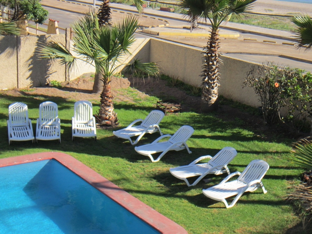 Imagen de la piscina del Hotel Canto del Mar. Foto 13