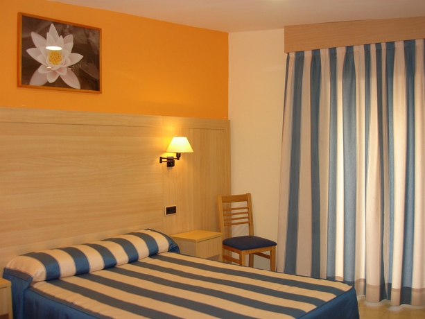 Imagen de la habitación del Hotel Cant&oacute;n, Barrio G&oacute;tico. Foto 6