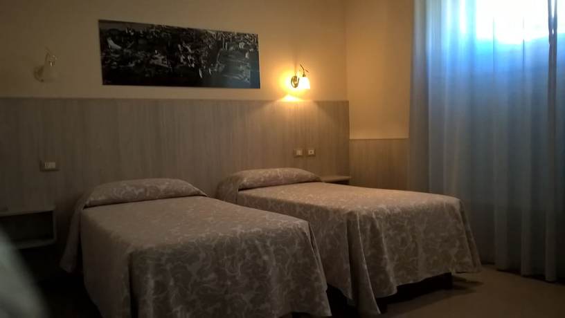 Imagen de la habitación del Hotel Cantore. Foto 6