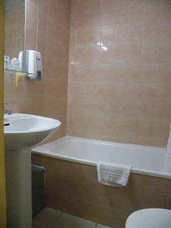 Imagen de la habitación del Hotel Cantosorgue. Foto 12