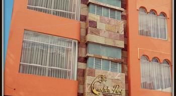 Imagen de los interiores del Hotel Cantuta Inn. Foto 12