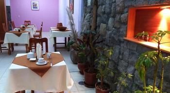 Imagen de la habitación del Hotel Cantuta Inn. Foto 8