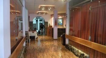Imagen del bar/restaurante del Hotel Cantuta Inn. Foto 5