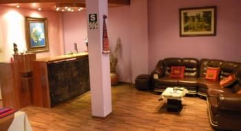 Imagen del bar/restaurante del Hotel Cantuta Inn. Foto 6