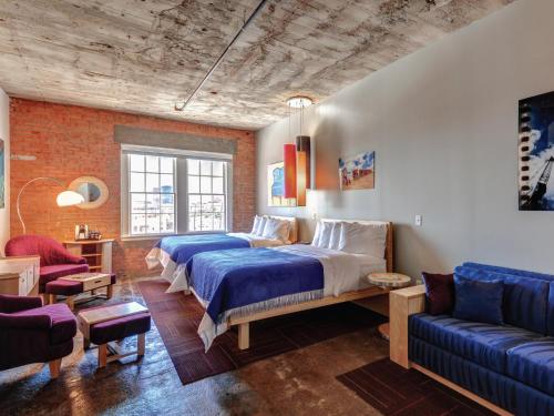 Imagen de la habitación del Hotel Canvas Dallas. Foto 8
