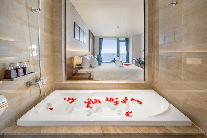 Imagen de la habitación del Hotel Canvas Danang Beach. Foto 13