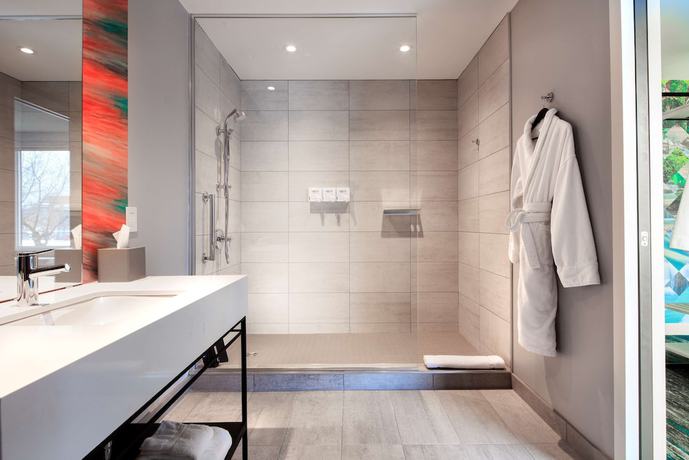 Imagen de la habitación del Hotel Canvas Moncton, Tapestry Collection by Hilton. Foto 10