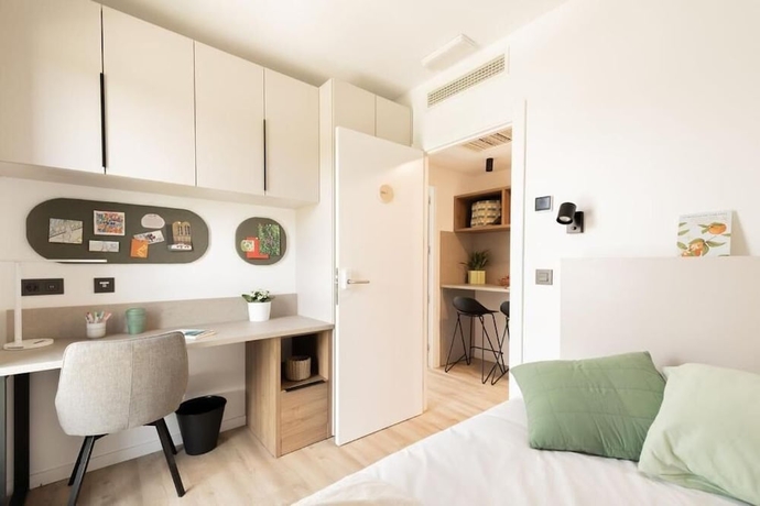 Imagen de la habitación del Hotel Canvas Pamplona Plazaola. Foto 6