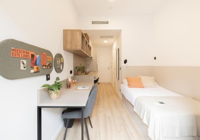 Imagen de la habitación del Hotel Canvas Pamplona Plazaola. Foto 7