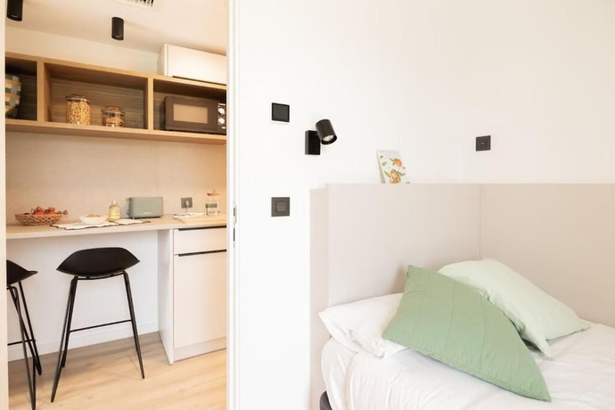 Imagen de la habitación del Hotel Canvas Pamplona Plazaola. Foto 9